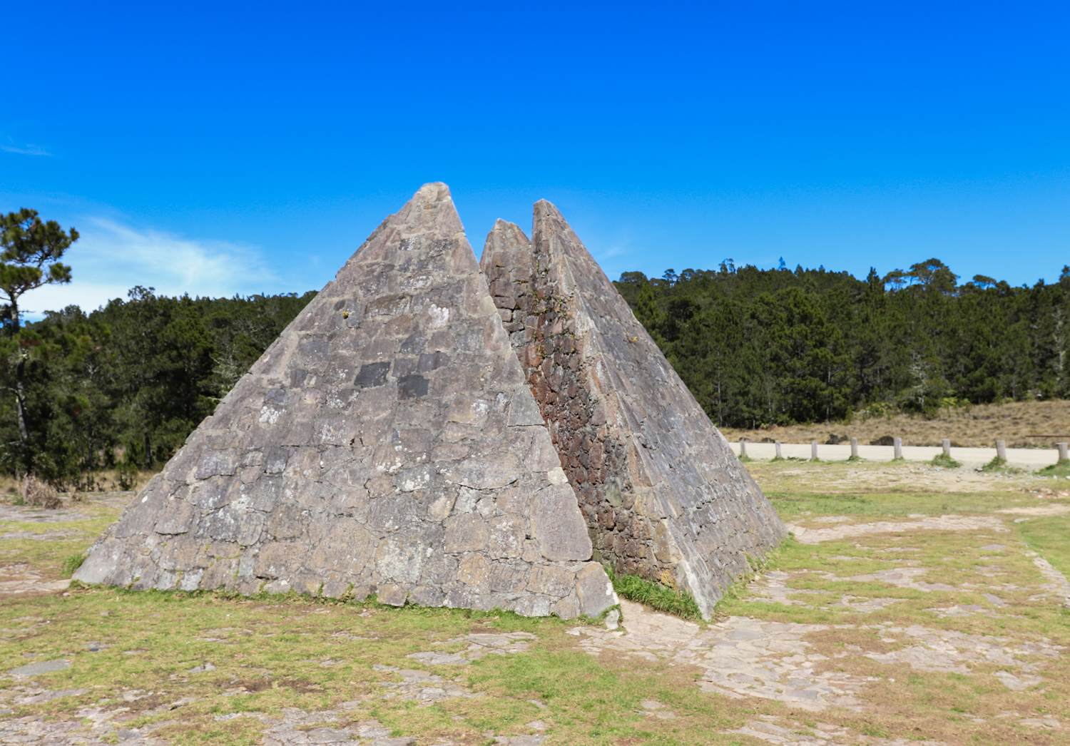 Piramide de Constanza, Parque Nacional Valle Nuevo